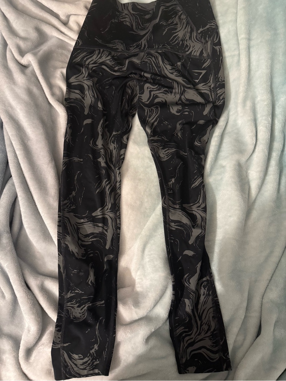 WAIST SUPPORT LEGGINGS, black and grey 
 print in great condition